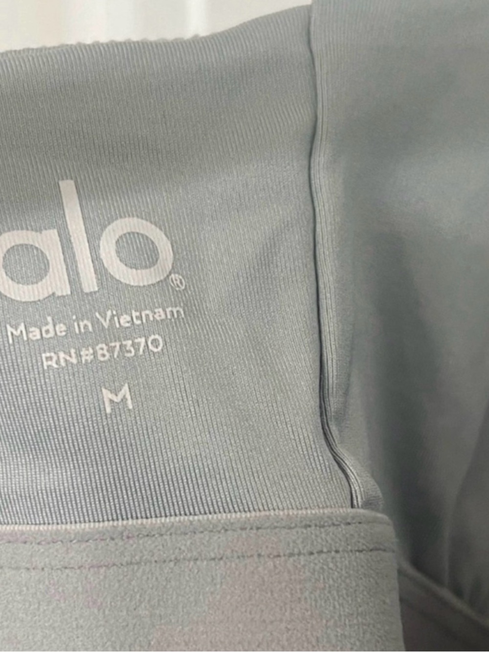 Alo Ribbed Cropped Tank Size Medium - Picture 4 of 4